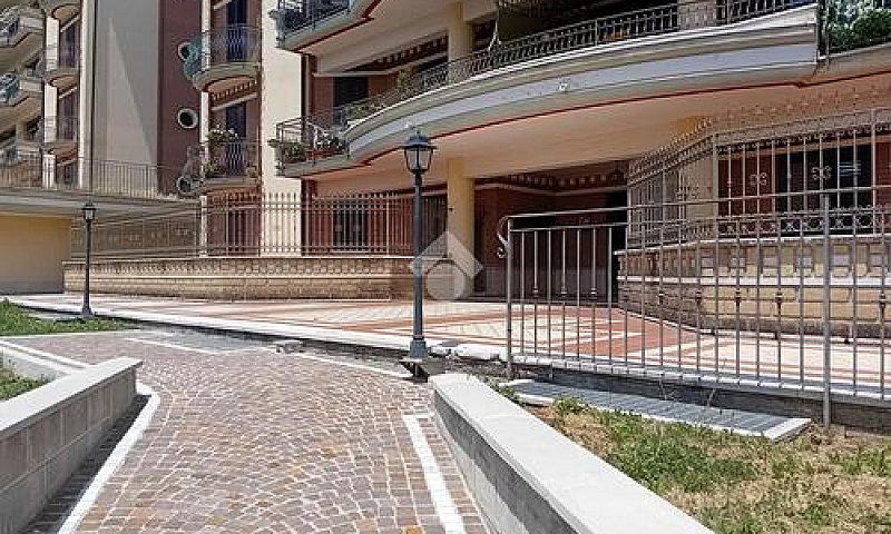 4 Locali A Avellino...