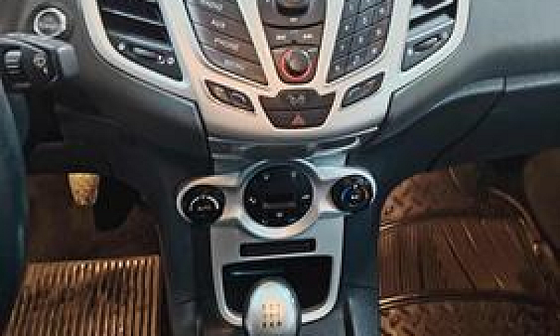 Ford Fiesta 1.2 82 C...