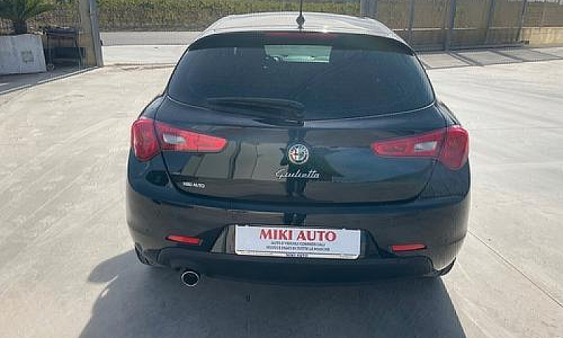 Alfa Romeo Giulietta...