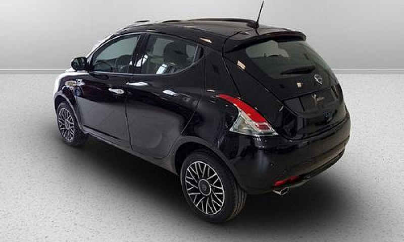 Lancia Ypsilon My24 ...