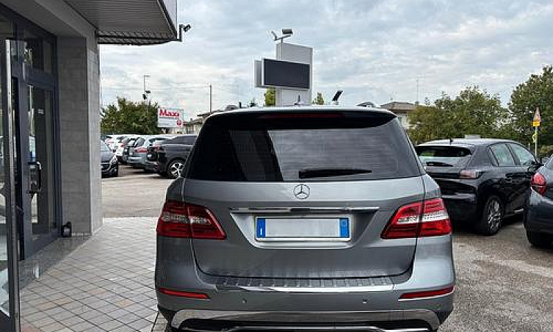 Mercedes-Benz Ml 250...