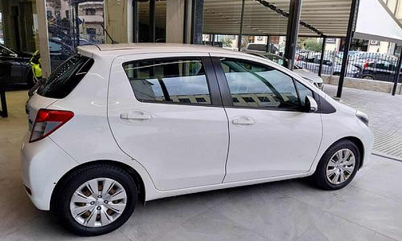 Toyota Yaris 1.0 5 P...