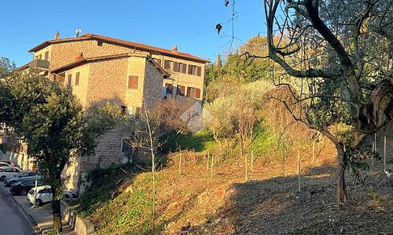 4 Locali A Assisi...