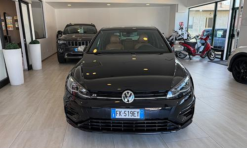 Volkswagen Golf R 2....