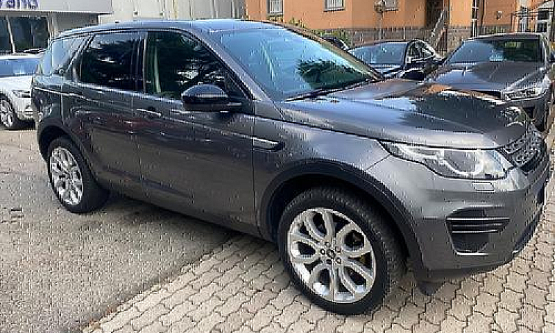Land Rover Discovery...