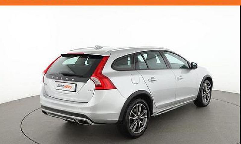 Volvo V60 Cross Coun...