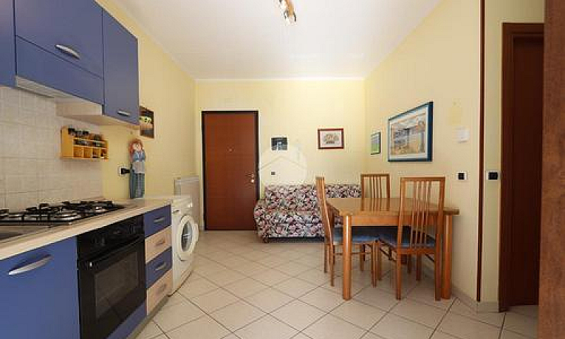 3 Locali A Alba Adri...