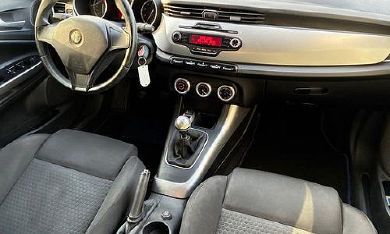 Alfa Romeo Giulietta...