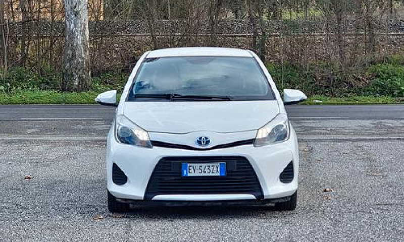 Toyota Yaris 1.5 Hyb...