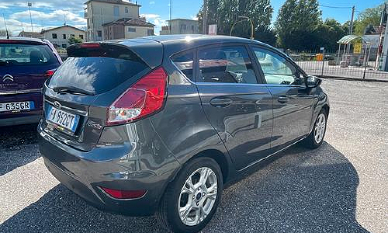 Ford Fiesta 1.5 Tdci...