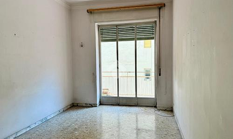 4 Locali A Catania...