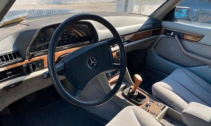 Mercedes-Benz 300 Se...