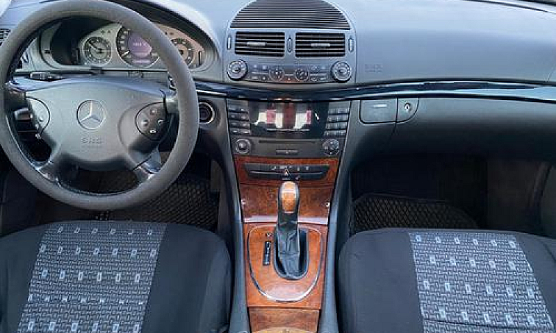Mercedes-Benz E 270 ...