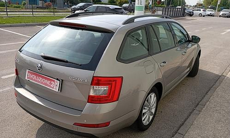 Skoda Octavia Sw 1.6...