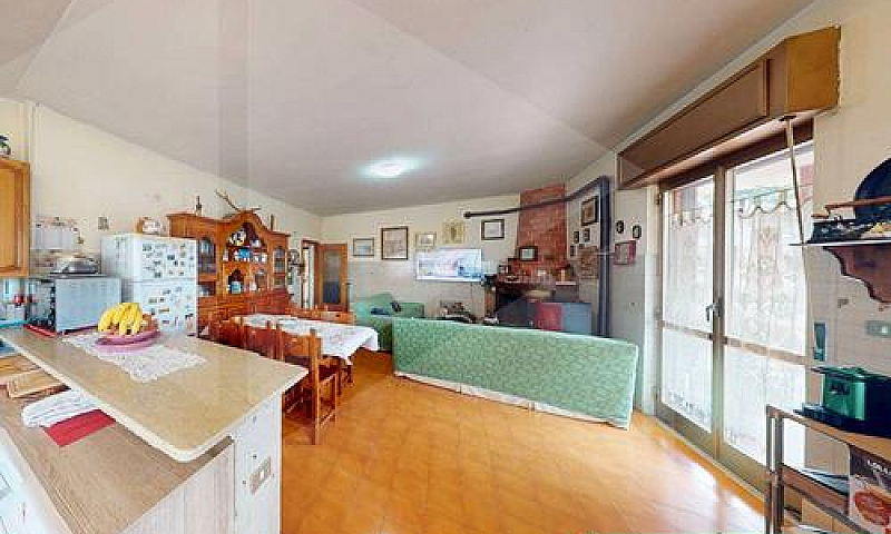 Porzione Di Villa Co...