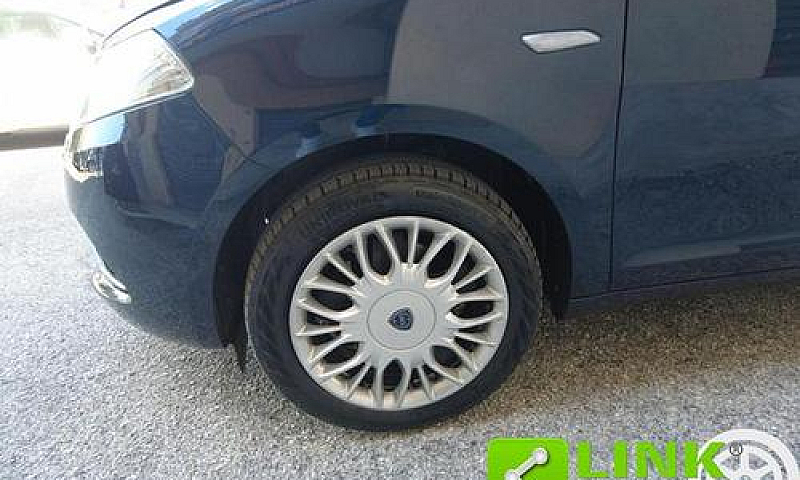 Lancia Ypsilon 1.2 6...