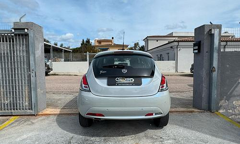 Lancia Ypsilon Gold ...