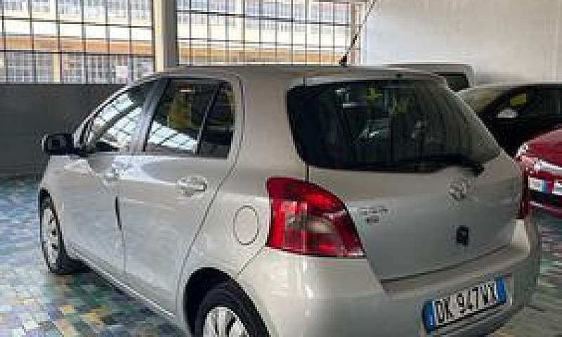 Toyota Yaris 1.3 5 P...
