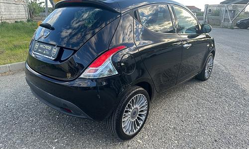 Lancia Ypsilon 1.3 M...