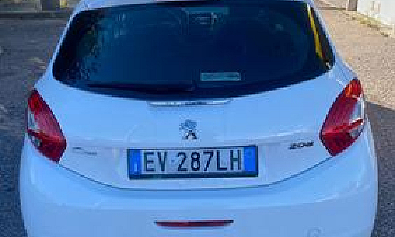 Peugeot 208...