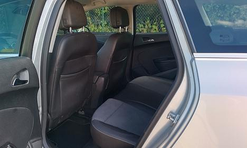 Opel Astra 1.4 Turbo...