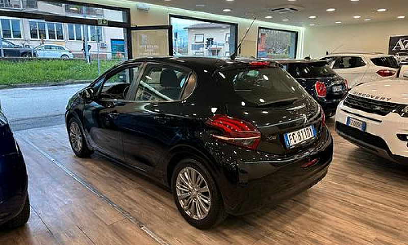 Peugeot 208 Puretech...