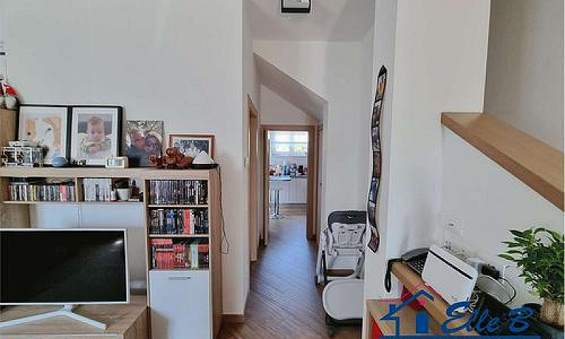 Villa A Schiera Tric...