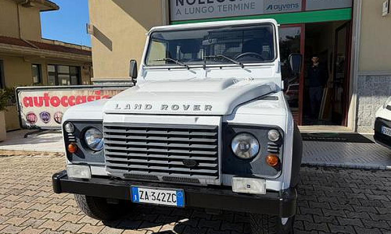 Land Rover Defender ...