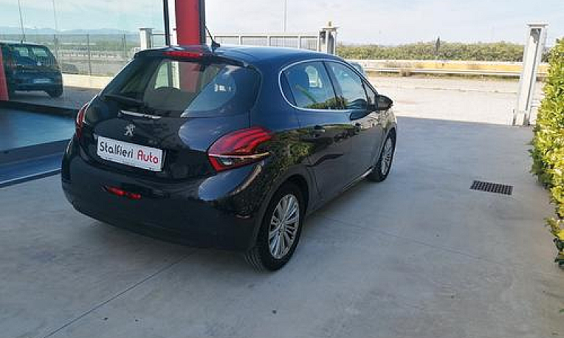 Peugeot 208 Puretech...