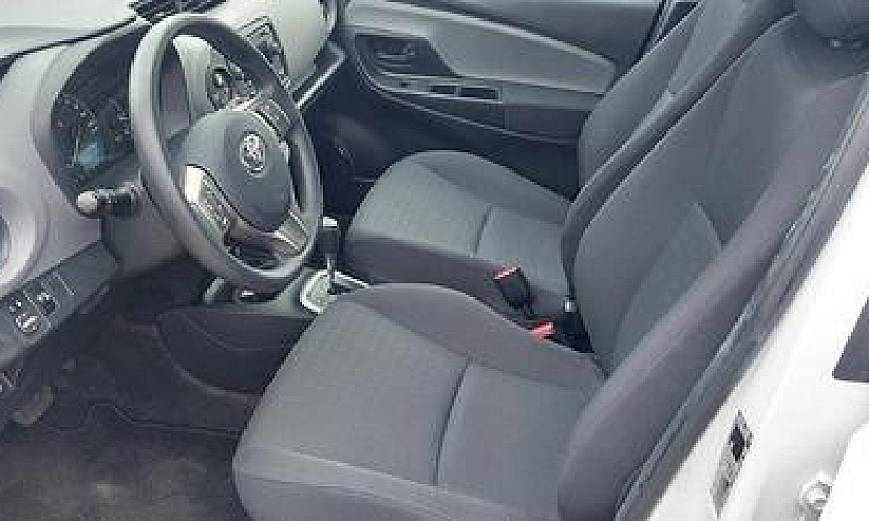 Toyota Yaris 1.5 Hyb...