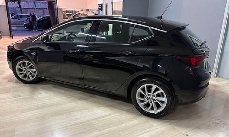 Opel Astra 1.5 - 122...