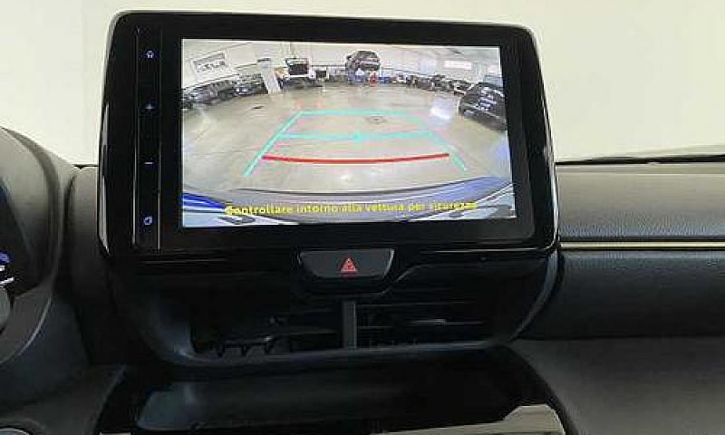 Toyota Yaris Cross 1...