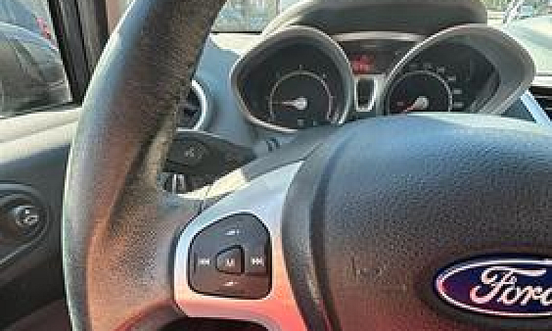 Ford Fiesta 1.4 Tdci...