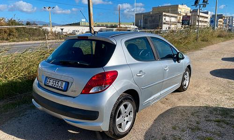 Peugeot 207 1.4 Hdi ...