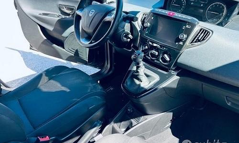 Lancia Ypsilon 1.0 F...