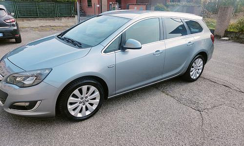 Opel Astra J Sportou...