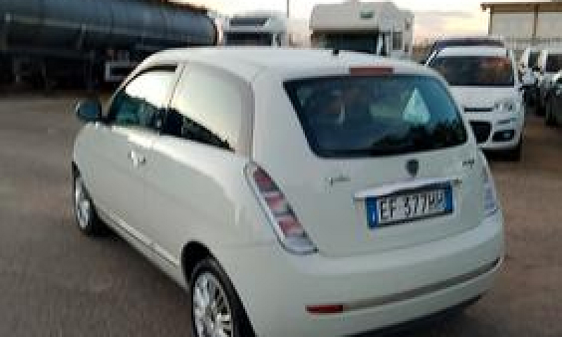 Lancia Ypsilon 1.3 M...