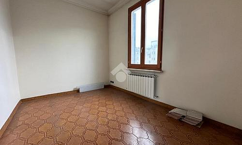 3 Locali A La Spezia...