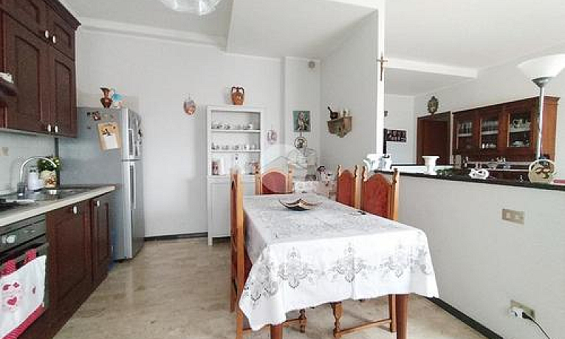 4 Locali A Borgaro T...