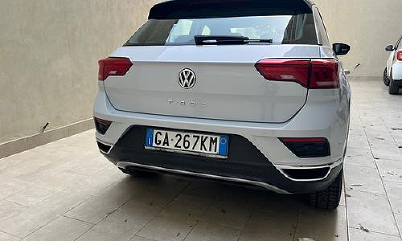 Volkswagen T-Roc 1.6...