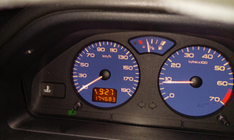 Peugeot 106...