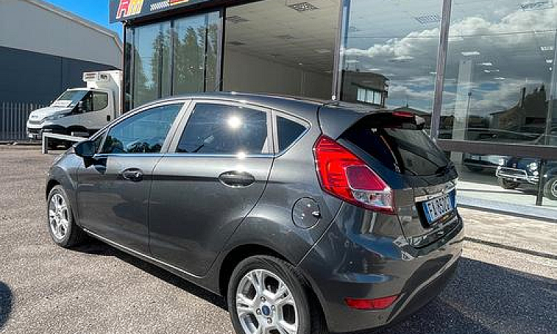 Ford Fiesta 1.5 Tdci...
