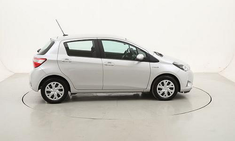Toyota Yaris Hybrid ...