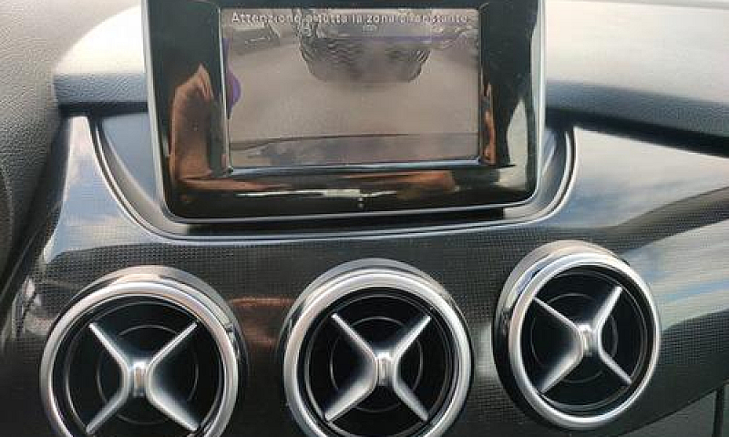 Mercedes-Benz B 180 ...