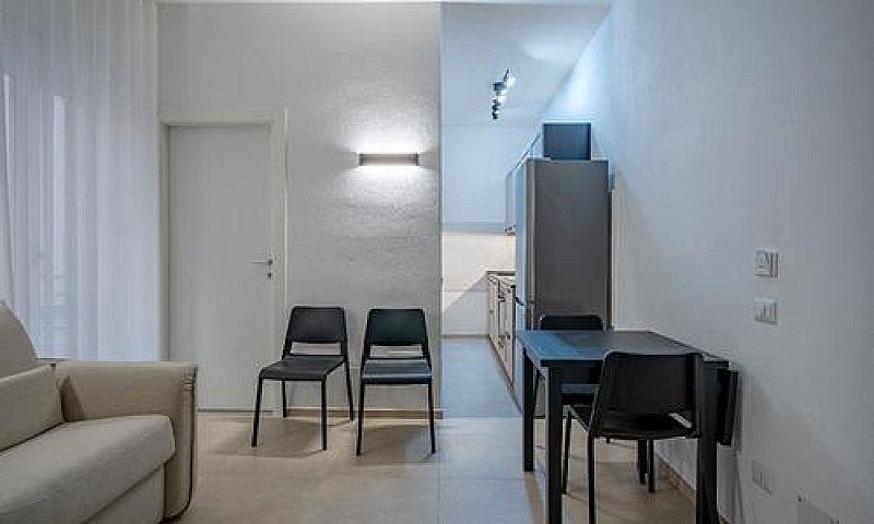 Bilocale Con Balcone...