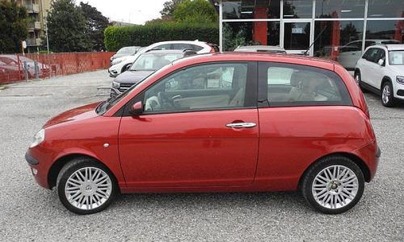 Lancia Ypsilon 1.3 M...