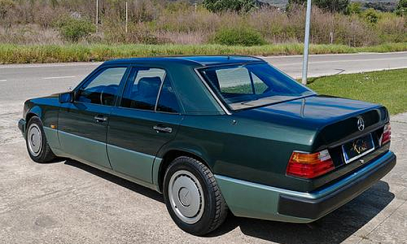Mercedes E 200 (Stup...