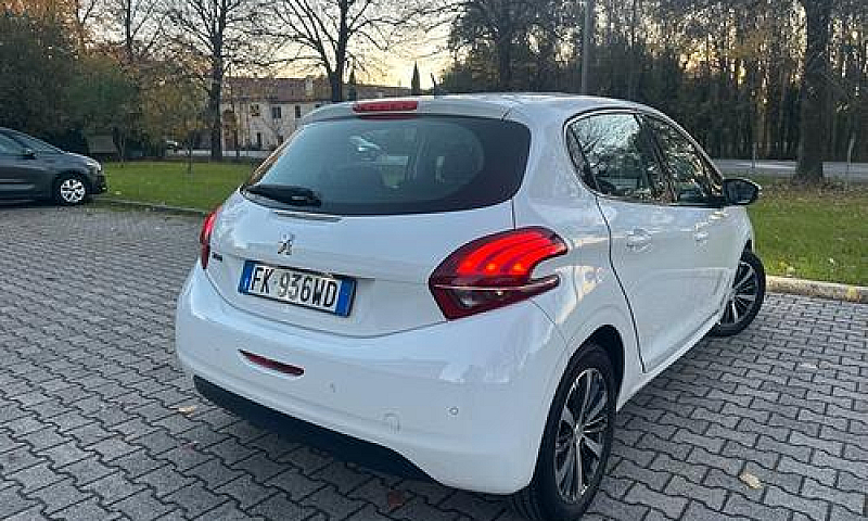 Peugeot 208 Bluehdi ...