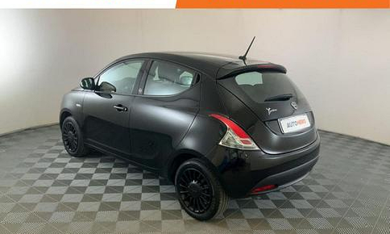 Lancia Ypsilon Xu266...