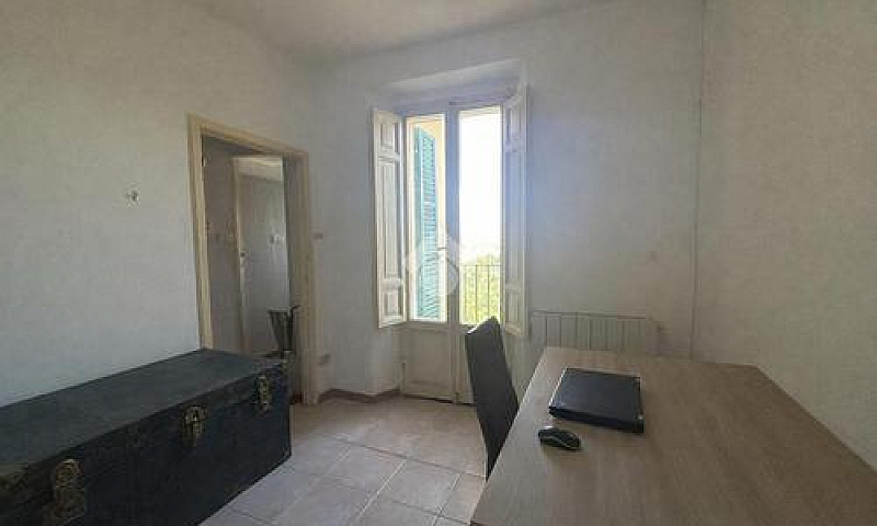 3 Locali A Perugia...